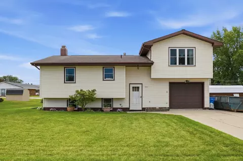 803 Sunset St, New Hampton, IA 50659