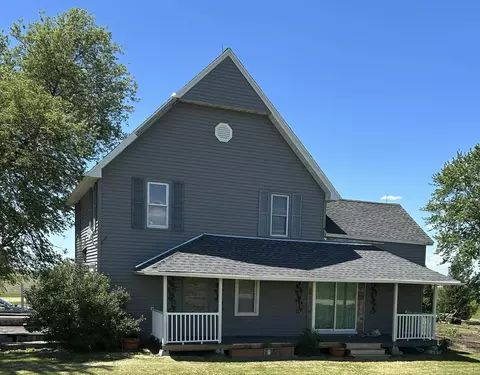1097 Slater Ave, Aurora, IA 50607