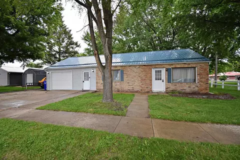 112 NW 9th Ave, Independence, IA 50644