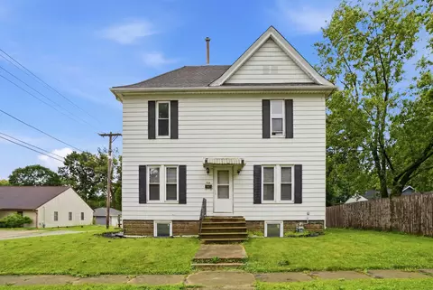 716 W 2nd St, Cedar Falls, IA 50613