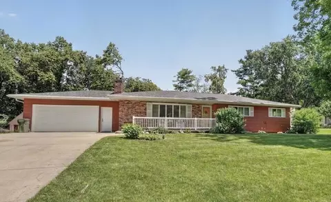 2626 Neola St, Cedar Falls, IA 50613