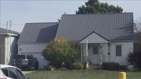 4 SW 9th St, Waukon, IA 52172