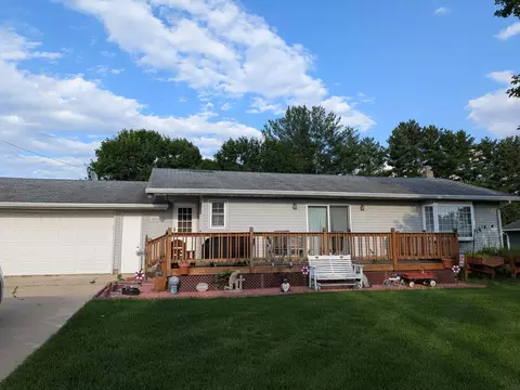 723 SE 2nd St, Cresco, IA 52136
