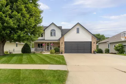 325 Alvarado Ave, Cedar Falls, IA 50613