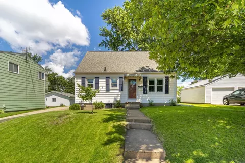 1445 E Mitchell Ave, Waterloo, IA 50702