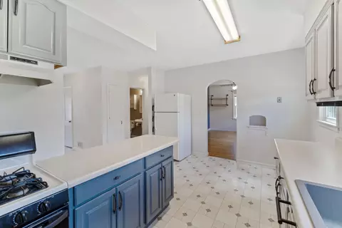 Kitchen - 1445 E Mitchell Ave, Waterloo, IA 50702 photo 2 of 3