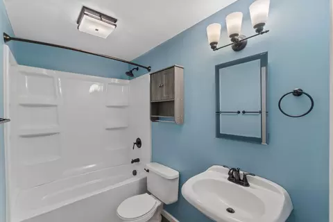 Bath - 1445 E Mitchell Ave, Waterloo, IA 50702 photo 2 of 2