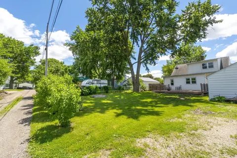 Exterior - 1445 E Mitchell Ave, Waterloo, IA 50702 photo 10 of 10