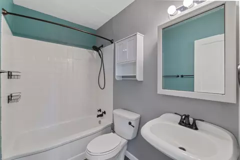 Bath - 1445 E Mitchell Ave, Waterloo, IA 50702 photo 1 of 2