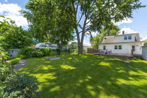 Exterior - 1445 E Mitchell Ave, Waterloo, IA 50702 photo 9 of 10