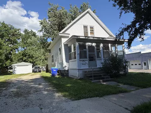 15 17 3rd Ave NW, Oelwein, IA 50662