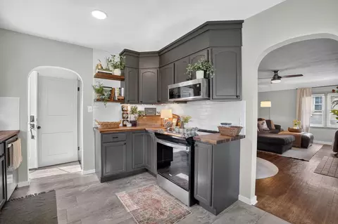 Kitchen - 204 Cornwall Ave, Waterloo, IA 50702 photo 3 of 3