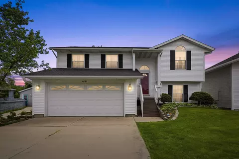 4041 Jill Dr, Waterloo, IA 50701