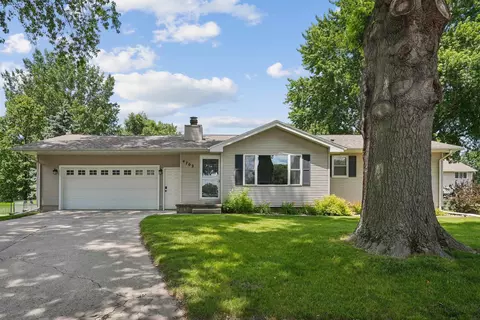 4702 Leslee Ln, Waterloo, IA 50701