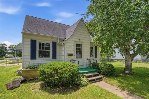 262 Cottage Grove Ave, Waterloo, IA 50703