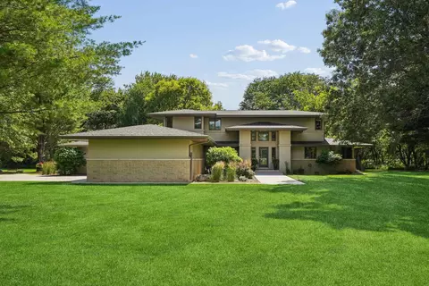 9044 Beaver Meadows Ln, Cedar Falls, IA 50613