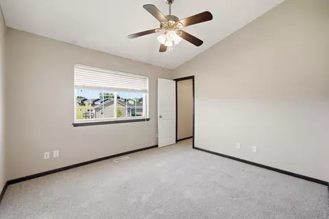Bedroom - 1615 Darby Dr, Waterloo, IA 50702 photo 2 of 3