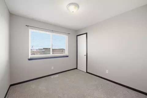 Bedroom - 1615 Darby Dr, Waterloo, IA 50702 photo 3 of 3