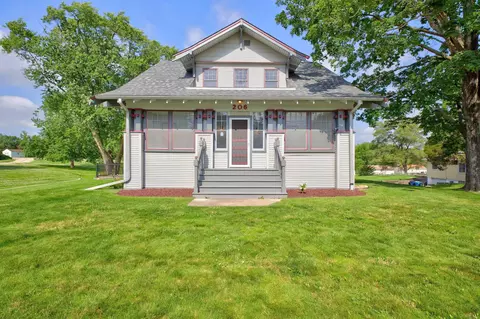206 S Hackett Rd, Waterloo, IA 50701