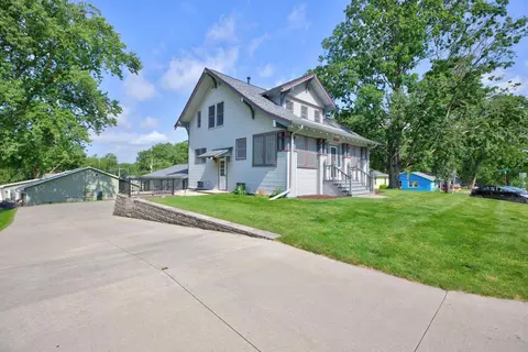 Exterior - 206 S Hackett Rd, Waterloo, IA 50701 photo 6 of 7