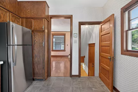 Entry Way - 206 S Hackett Rd, Waterloo, IA 50701 photo 2 of 2