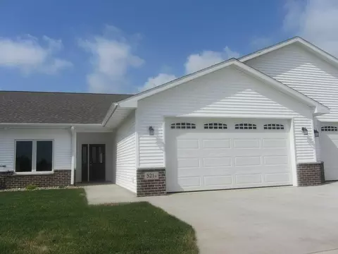 435 Autumn Ln #3, Cedar Falls, IA 50613