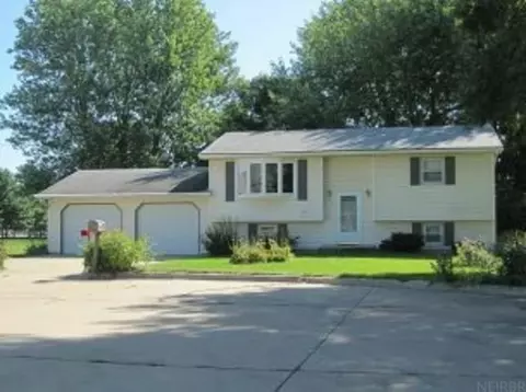 1400 2nd St S W, Independence, IA 50644