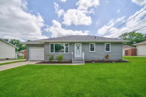 1129 Maxine Ave, Waterloo, IA 50701