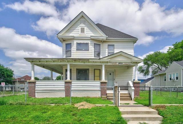 803 Randolph St, Waterloo, IA 50702