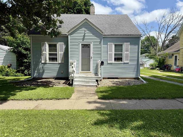 610 Broad St, Reinbeck, IA 50669