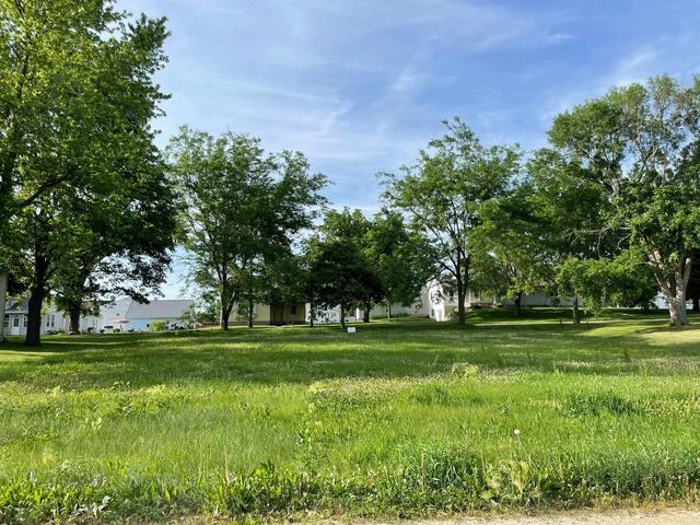 511 8th St, Traer, IA 50675