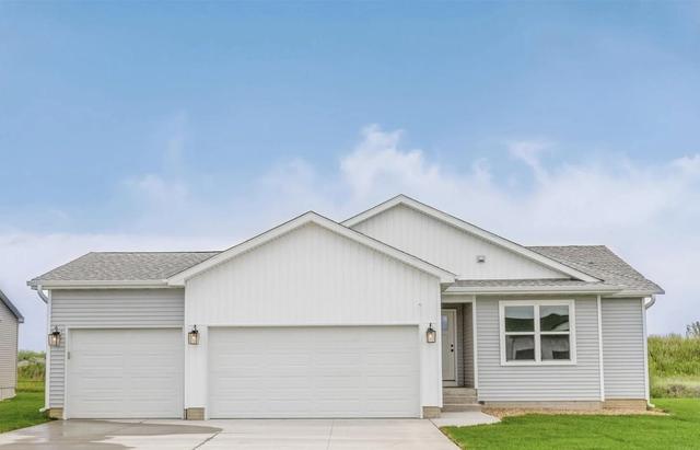 3927 Broomfield Dr, Cedar Falls, IA 50613
