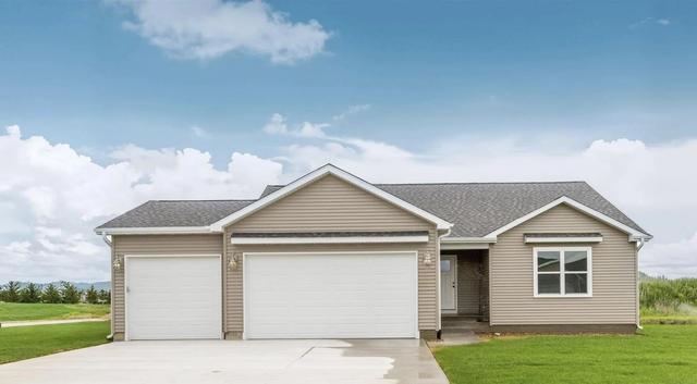 4005 Broomfield Dr, Cedar Falls, IA 50613