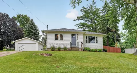 1453 Hammond Ave, Waterloo, IA 50702