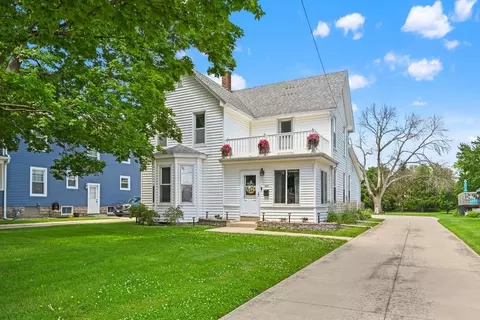 628 1st Ave W, Dyersville, IA 52040