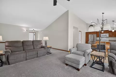 2803 Pendleton Dr, Cedar Falls, IA 50613 photo 3