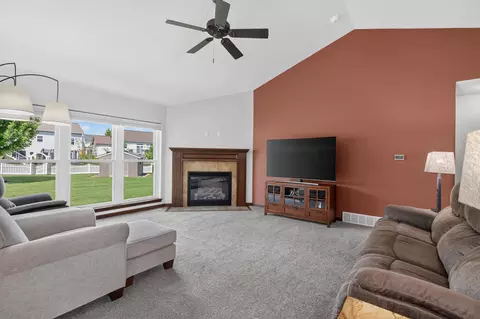2803 Pendleton Dr, Cedar Falls, IA 50613 photo 5