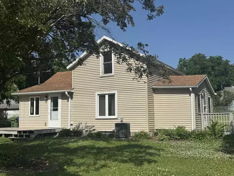 1806 1808 Bailey St, Charles City, IA 50616