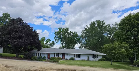 10684 E Main St, West Union, IA 52175
