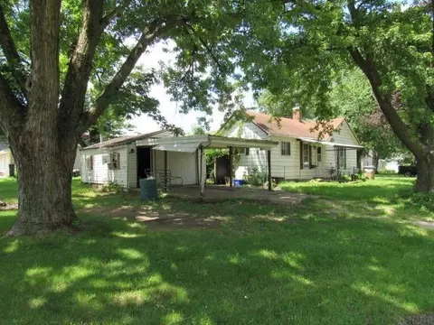 Exterior - 110 E Main St, Olin, IA 52320 photo 3 of 4