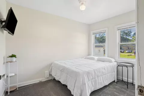 Bedroom - 1652 Bertch Ave, Waterloo, IA 50702 photo 3 of 4