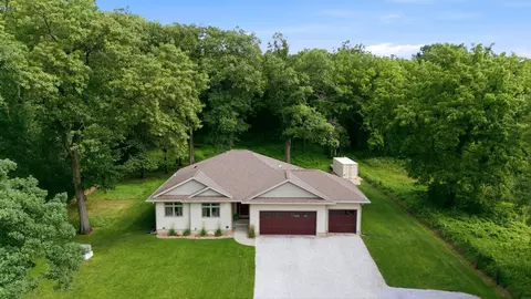 5017 Gilbertville Rd, Waterloo, IA 50701