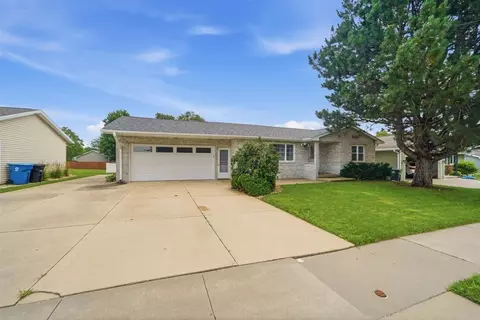 3713 Joan Dr, Waterloo, IA 50702
