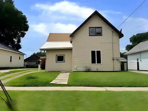 1714 N Pennsylvania Ave, Mason City, IA 50401