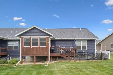 Exterior - 724 Grindstone Cir, Waterloo, IA 50702 photo 7 of 9