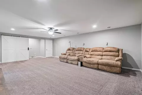 Entry Way - 724 Grindstone Cir, Waterloo, IA 50702 photo 4 of 4