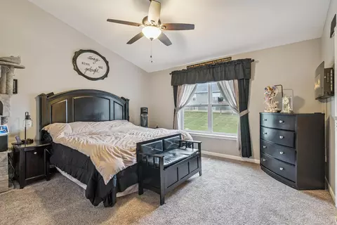 Bedroom - 724 Grindstone Cir, Waterloo, IA 50702 photo 1 of 5