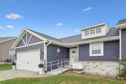 Exterior - 724 Grindstone Cir, Waterloo, IA 50702 photo 3 of 9
