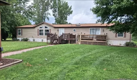 5124 Highway V37, La Porte City, IA 50651