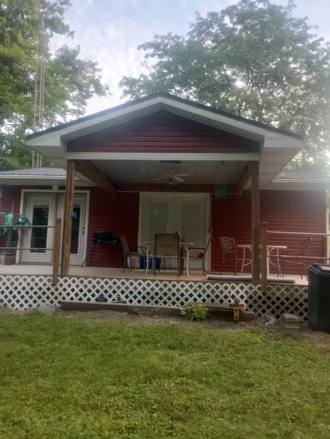 2516 4th St, Melrose, IA 52569